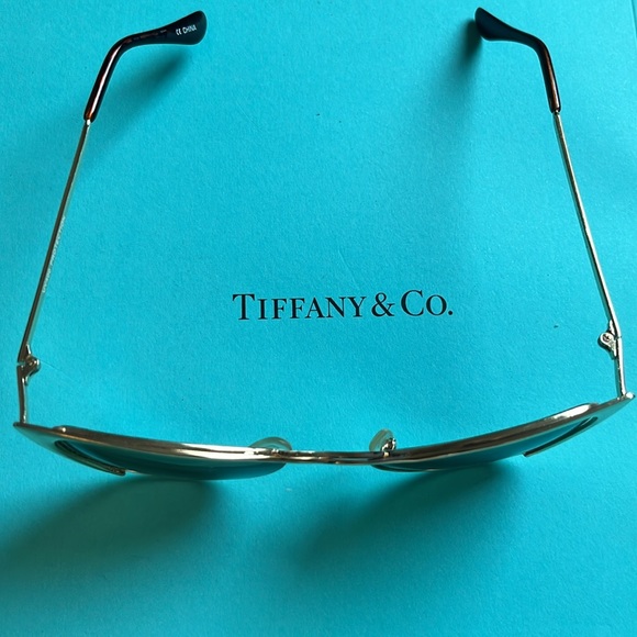 TF inspired gold cat-eyed sunglasses - Picture 2 of 6